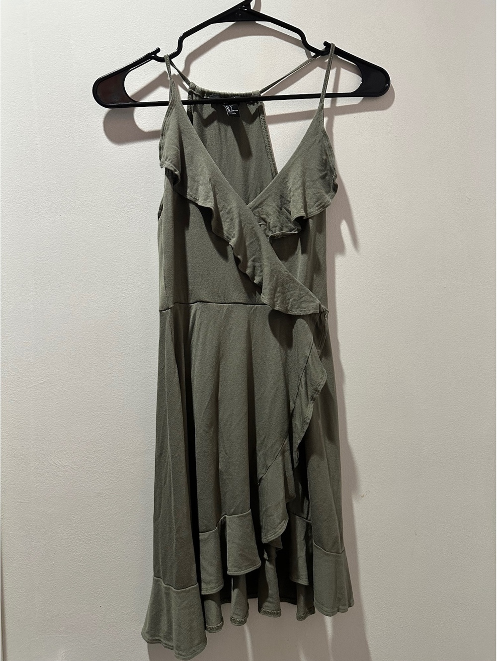 Forever 21 Women’s green ruffle Mini Dress Small
